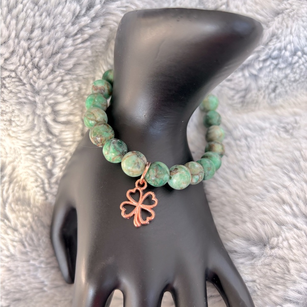 Green Howlite Shamrock Bracelet